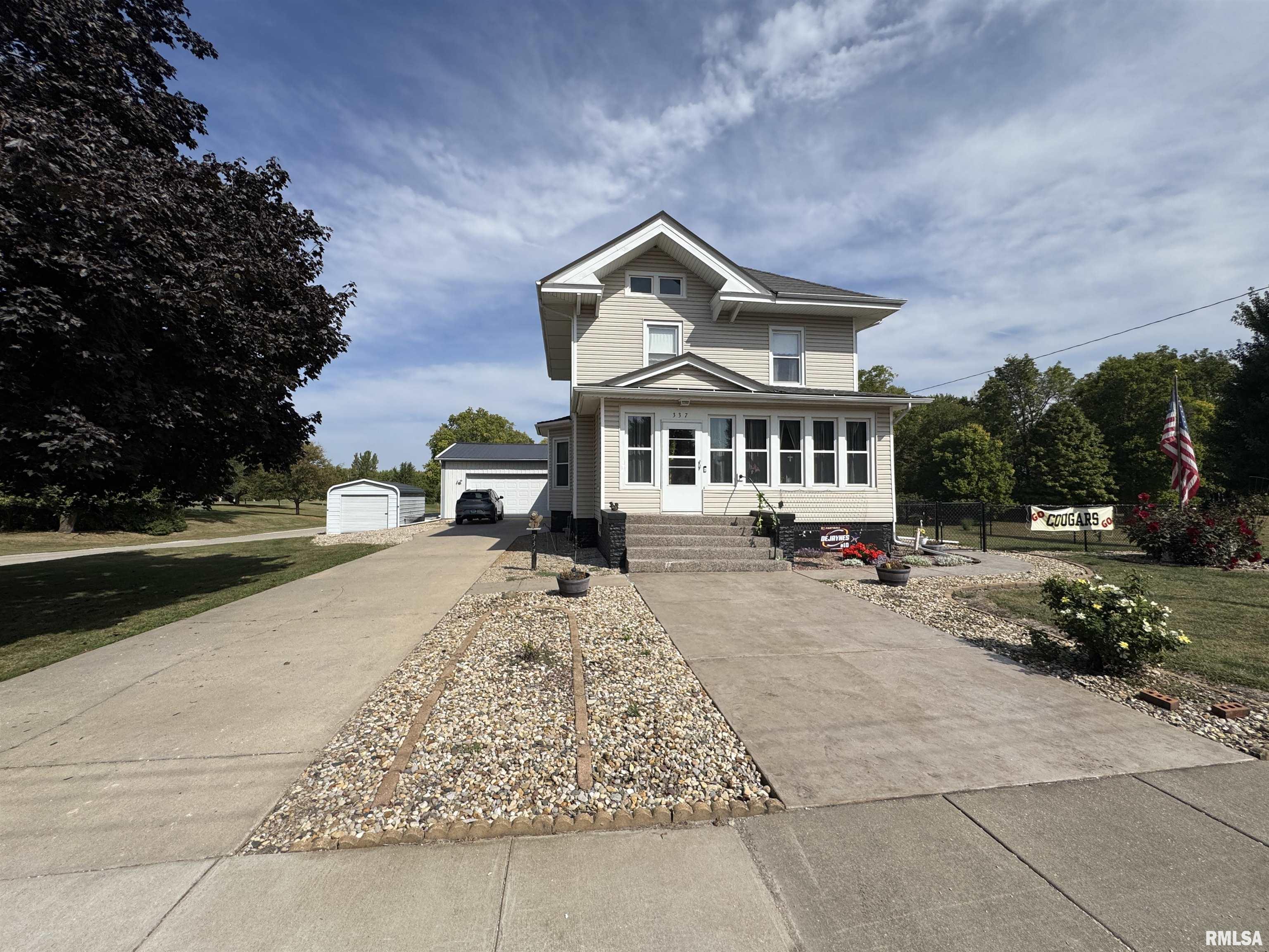 337 West Chestnut Street Oneida, IL 61467 - Photo 2 of 62