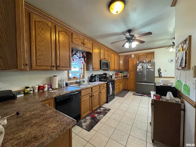 $255,000 | 337 West Chestnut Street, Oneida, IL 61467