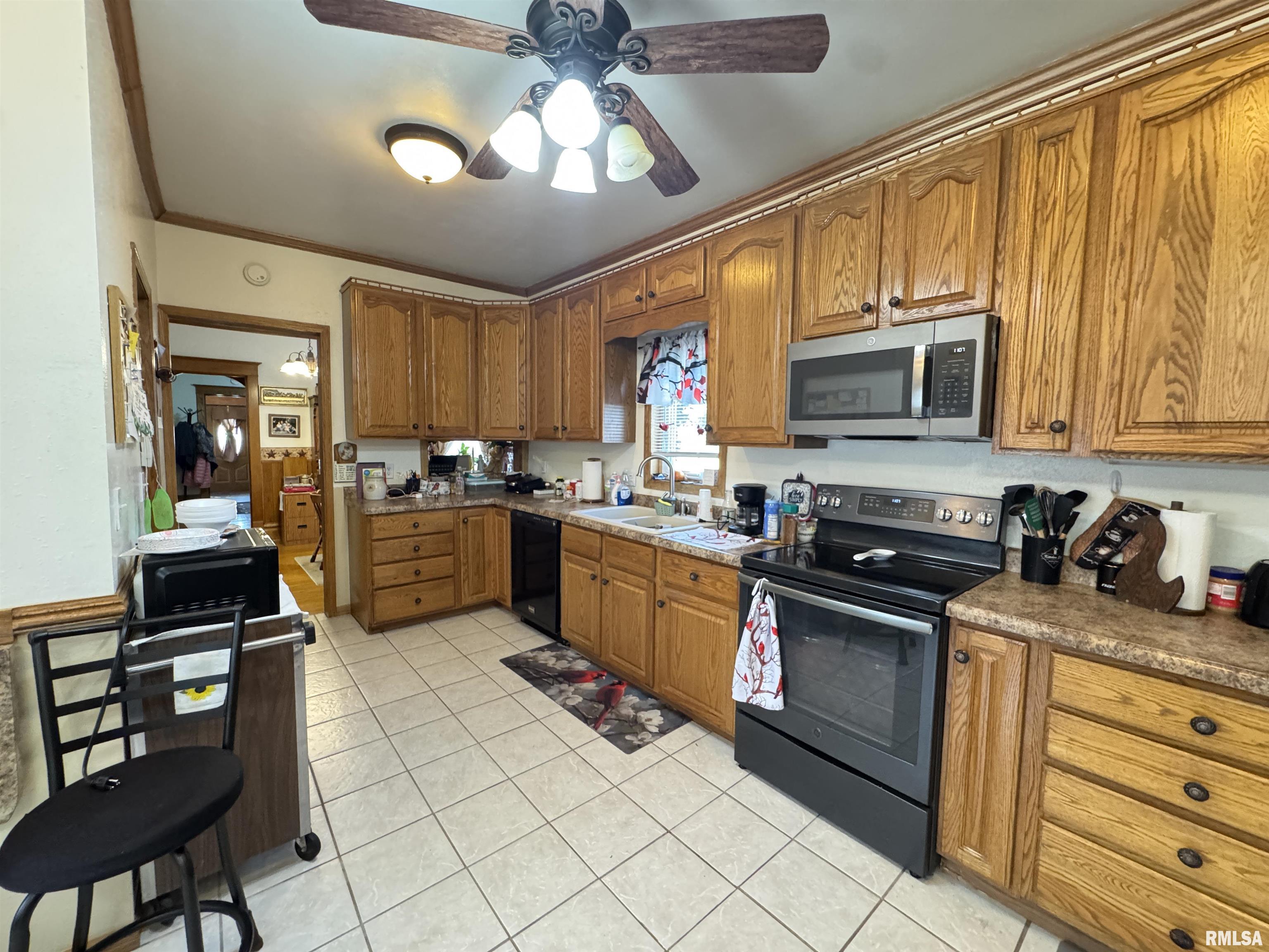 337 West Chestnut Street Oneida, IL 61467 - Photo 30 of 62