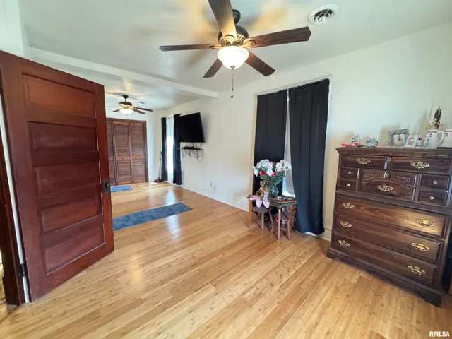 $255,000 | 337 West Chestnut Street, Oneida, IL 61467