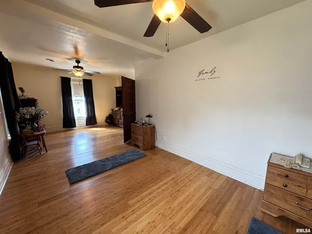 $255,000 | 337 West Chestnut Street, Oneida, IL 61467