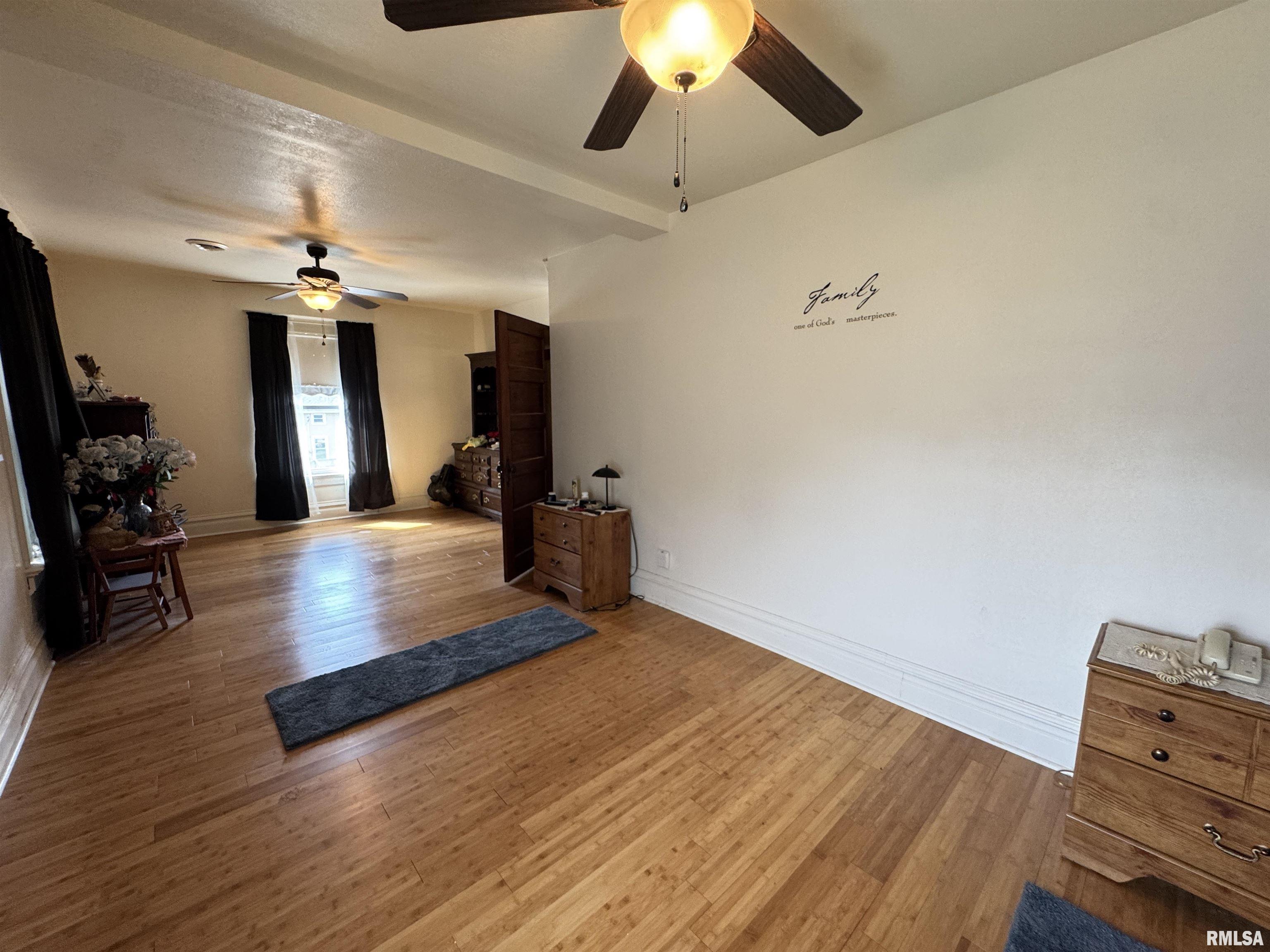 337 West Chestnut Street Oneida, IL 61467 - Photo 39 of 62