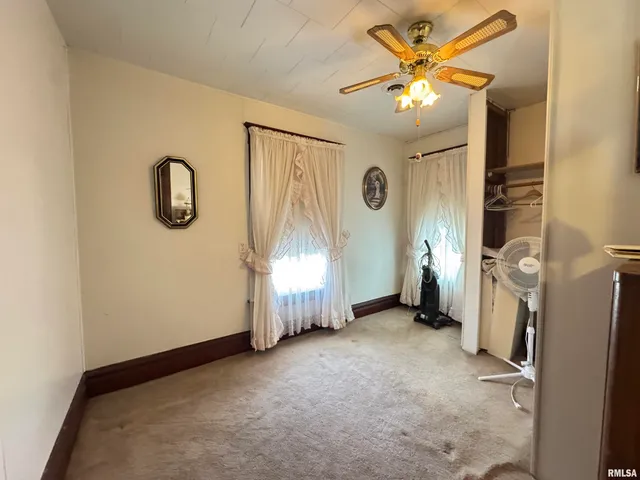 $255,000 | 337 West Chestnut Street, Oneida, IL 61467