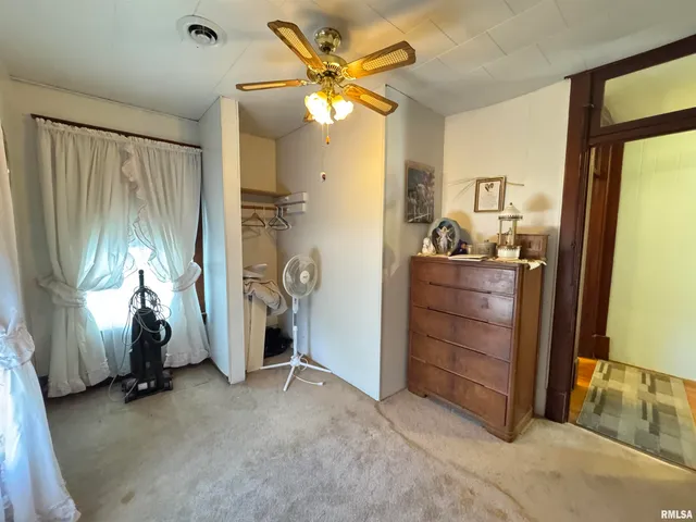 $255,000 | 337 West Chestnut Street, Oneida, IL 61467