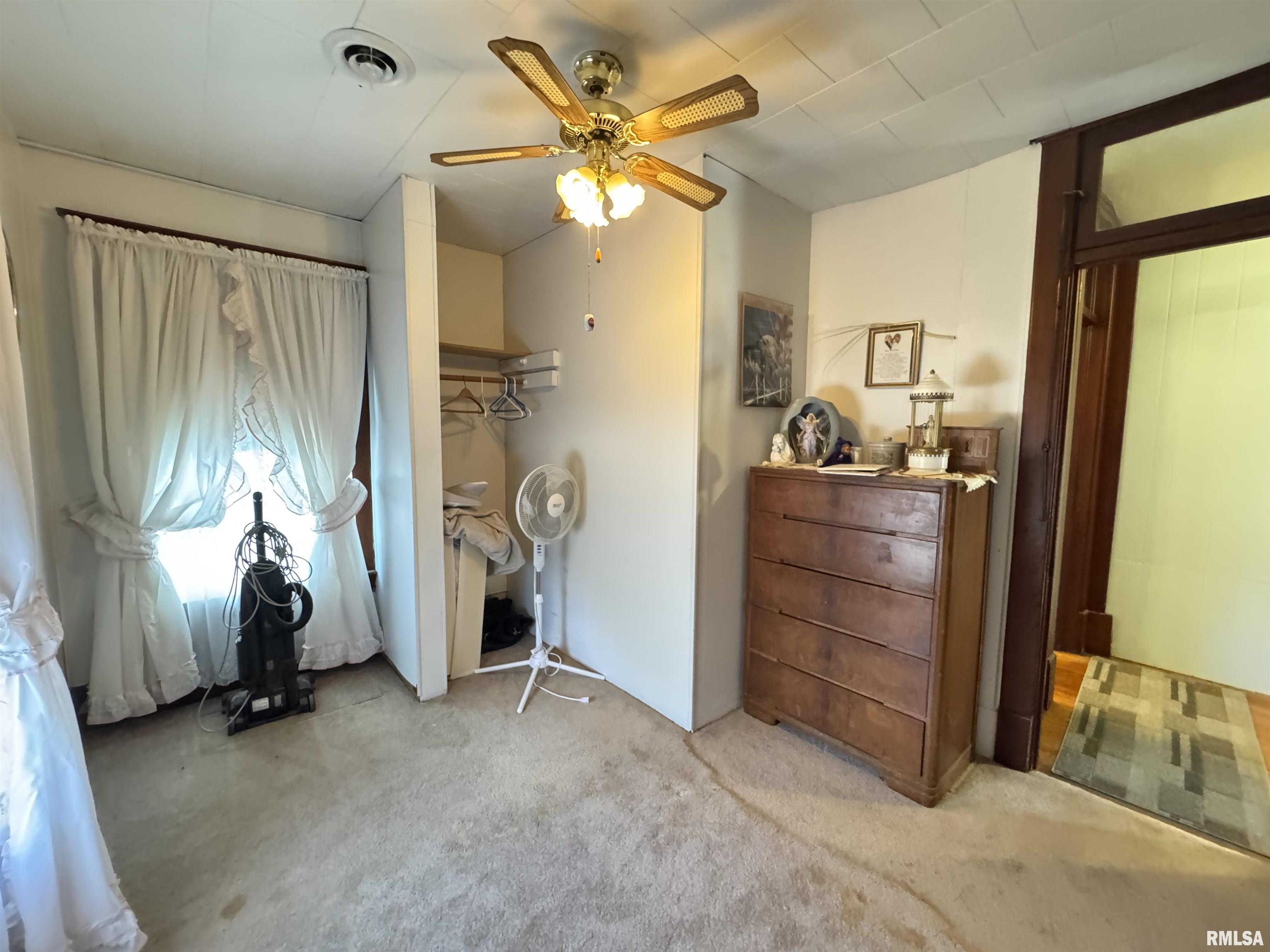 337 West Chestnut Street Oneida, IL 61467 - Photo 44 of 62