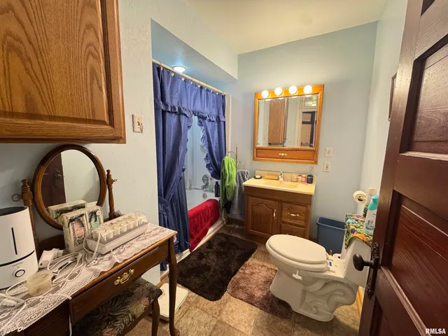 $255,000 | 337 West Chestnut Street, Oneida, IL 61467