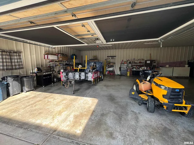 $255,000 | 337 West Chestnut Street, Oneida, IL 61467