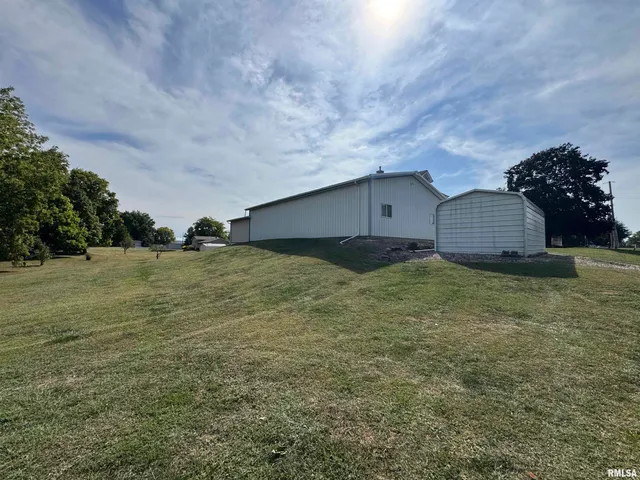 $255,000 | 337 West Chestnut Street, Oneida, IL 61467