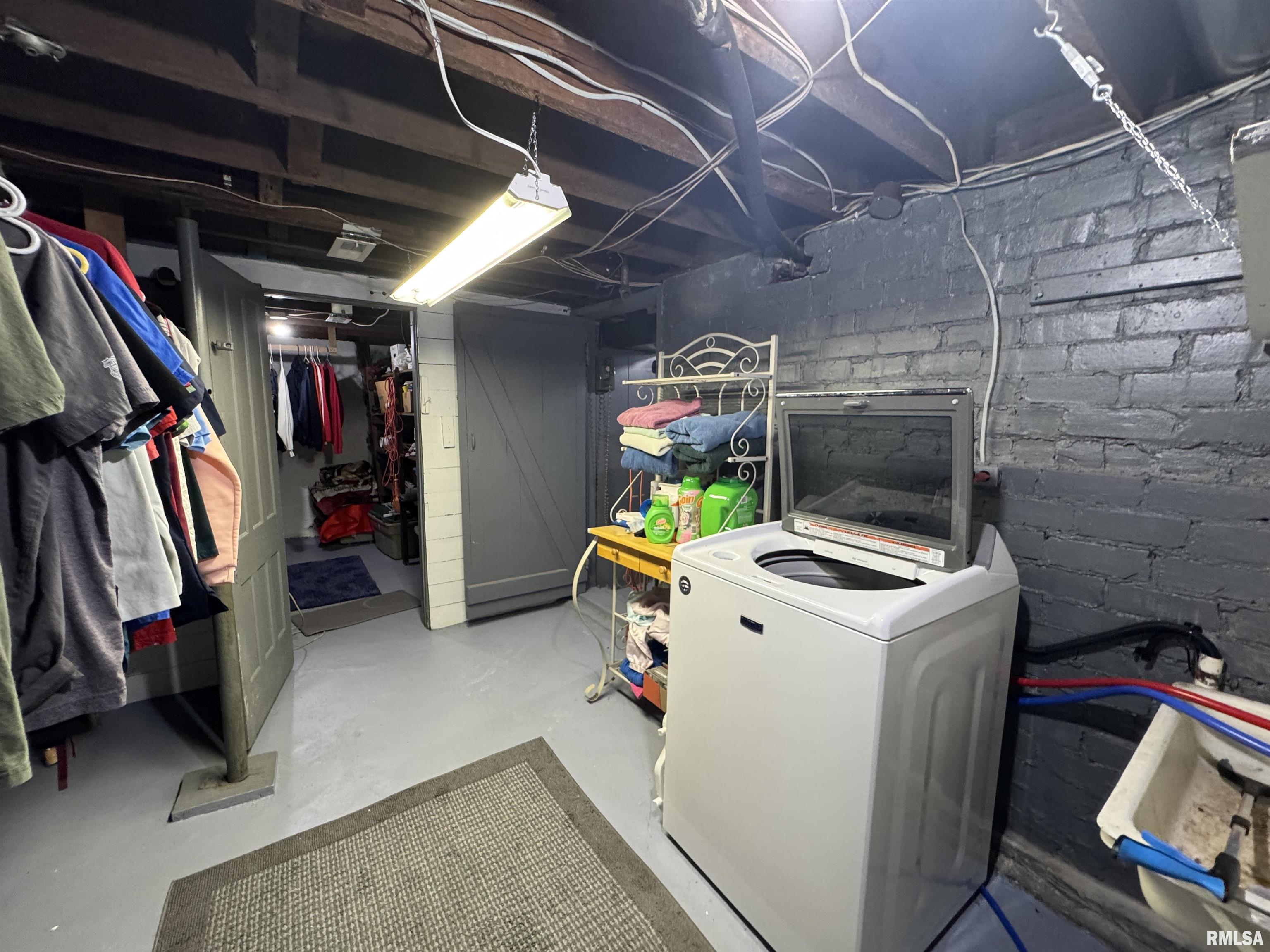 337 West Chestnut Street Oneida, IL 61467 - Photo 59 of 62