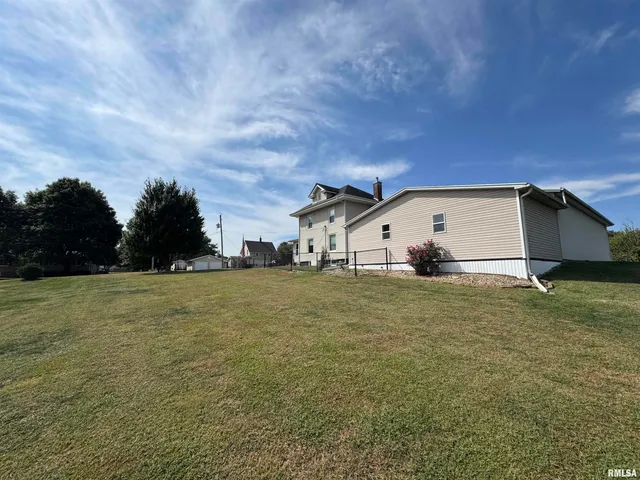 $255,000 | 337 West Chestnut Street, Oneida, IL 61467