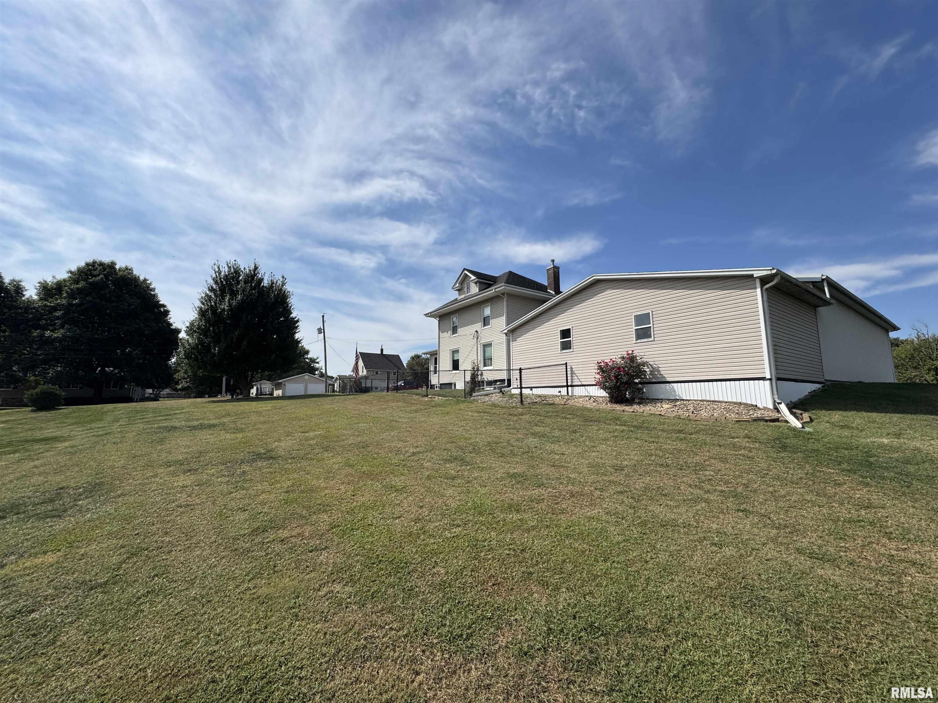 337 West Chestnut Street Oneida, IL 61467 - Photo 8 of 62