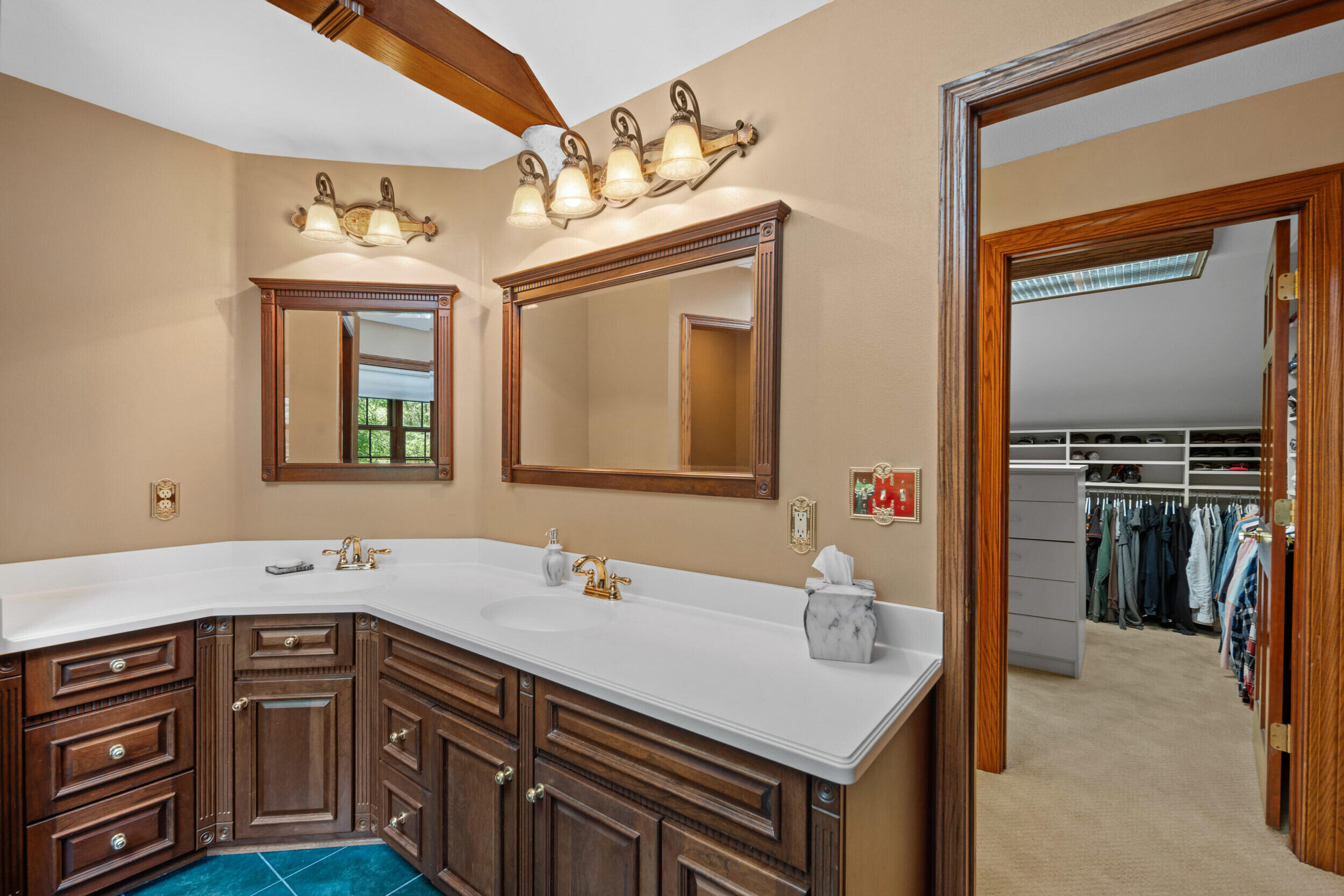 N27W5230 Hamilton Road Cedarburg, WI 53012 - Photo 49 of 67 Primary Full Bathroom