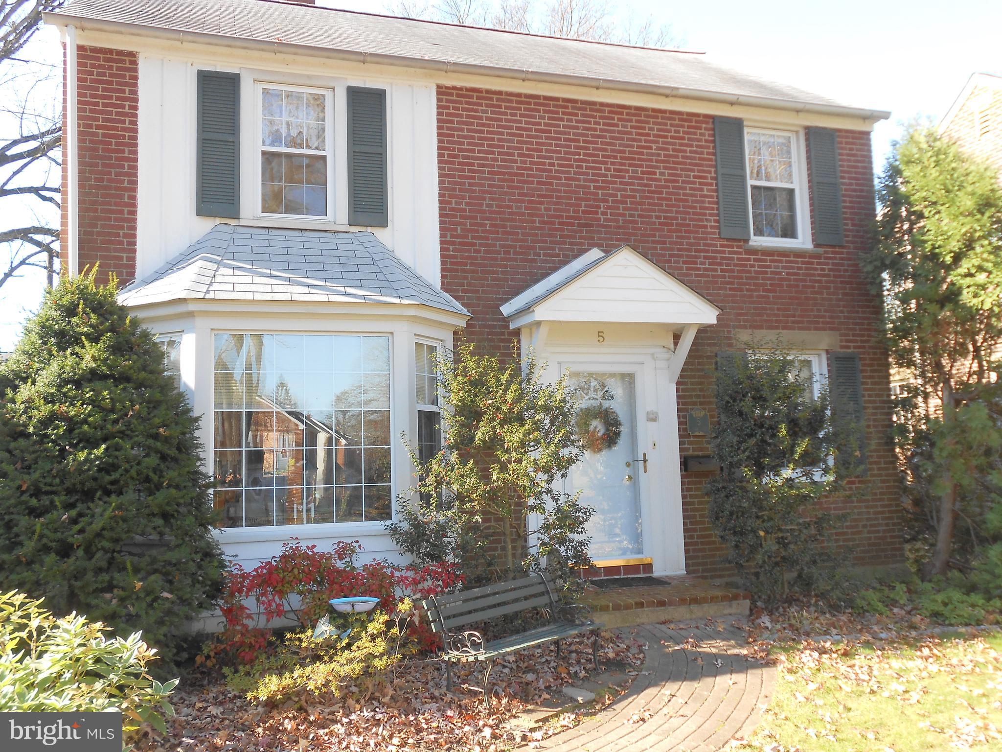 5 York Road Wilmington, DE 19803 - Photo 2 of 34 Classic 'little' Deerhurst home