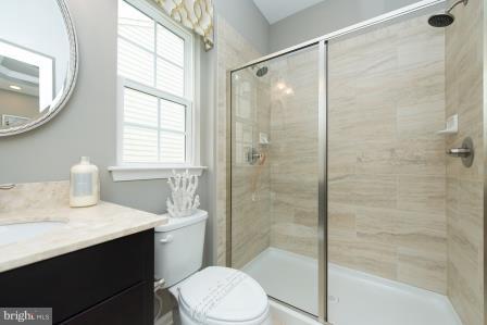1829 Wind Gate Road Halethorpe, MD 21227 - Photo 17 of 19 Bath (Master)