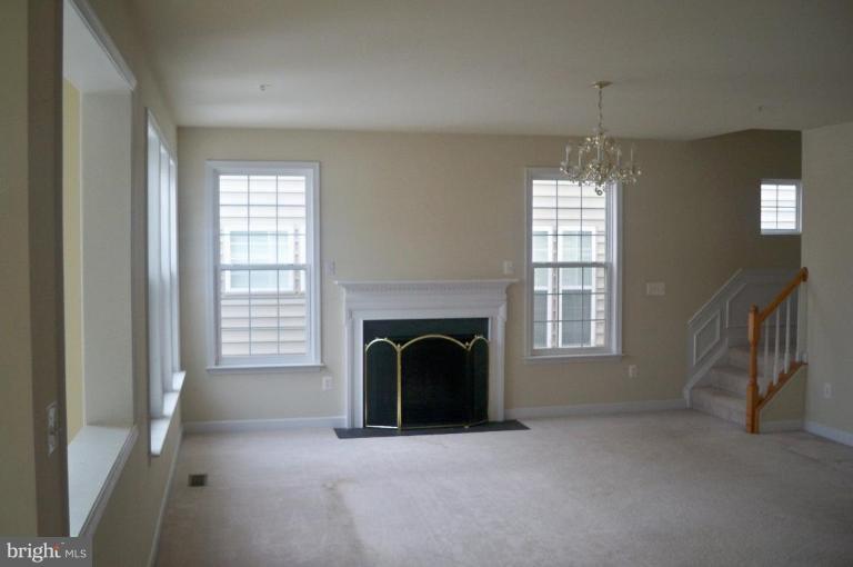 23209 Frederick Road Clarksburg, MD 20871 - Photo 9 of 30 Family Room