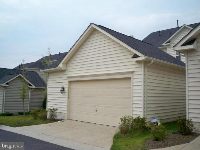 23209 Frederick Road Clarksburg, MD 20871 - Photo 27 of 30 Garage 1
