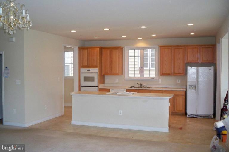 23209 Frederick Road Clarksburg, MD 20871 - Photo 7 of 30 Kitchen