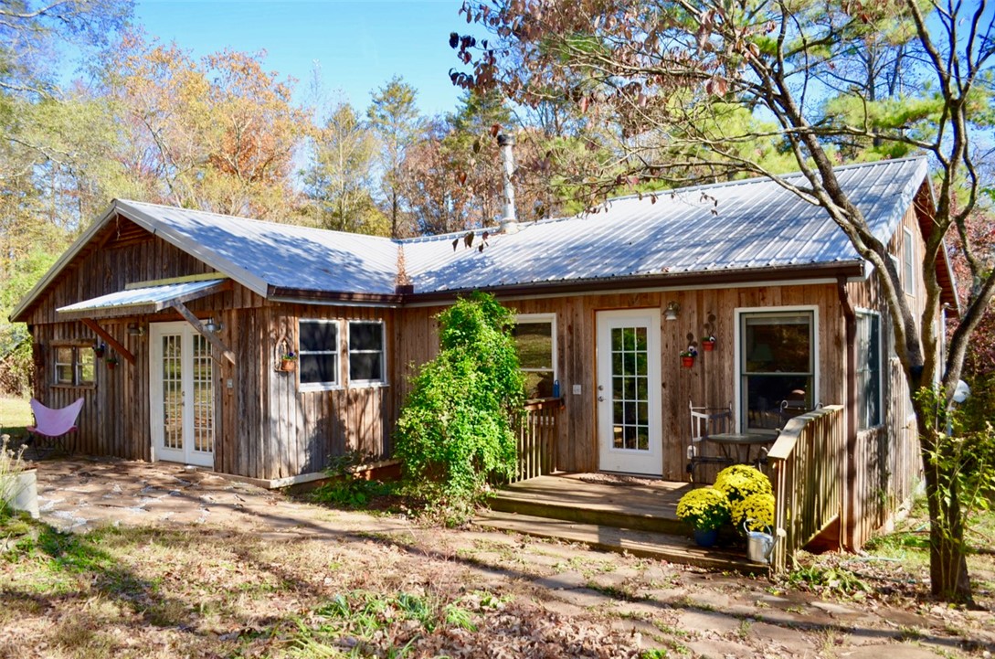 137 Blue Jay Road Central, SC 29630 - Photo 1 of 43 Gallery Image 1