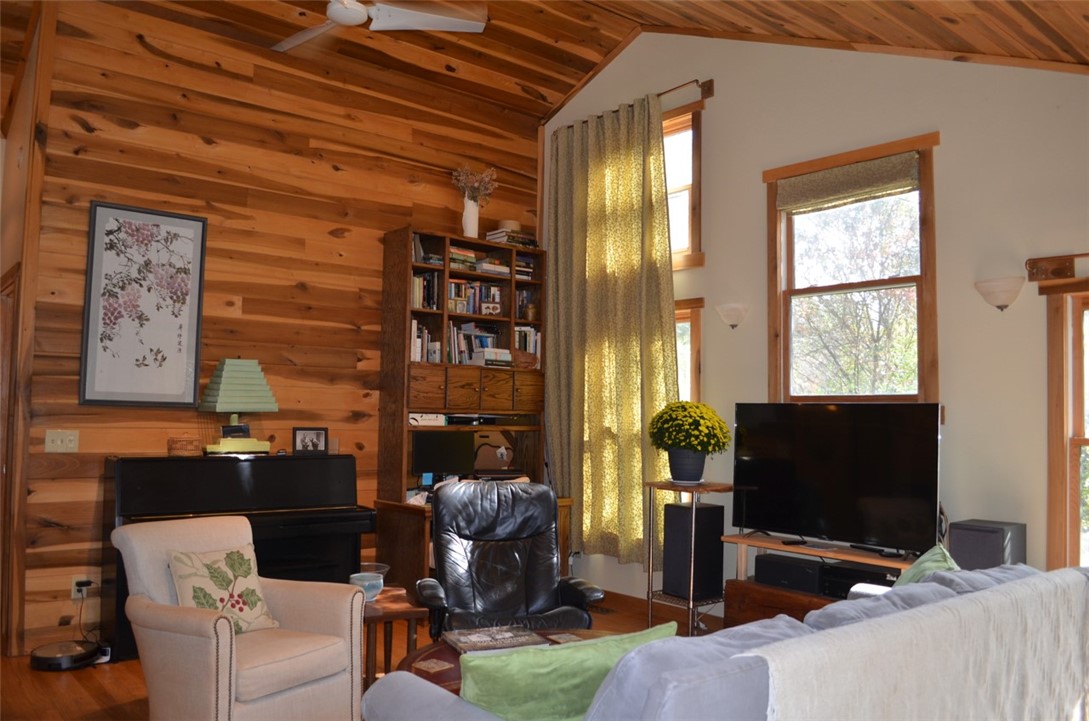 137 Blue Jay Road Central, SC 29630 - Photo 9 of 43 Gallery Image 9