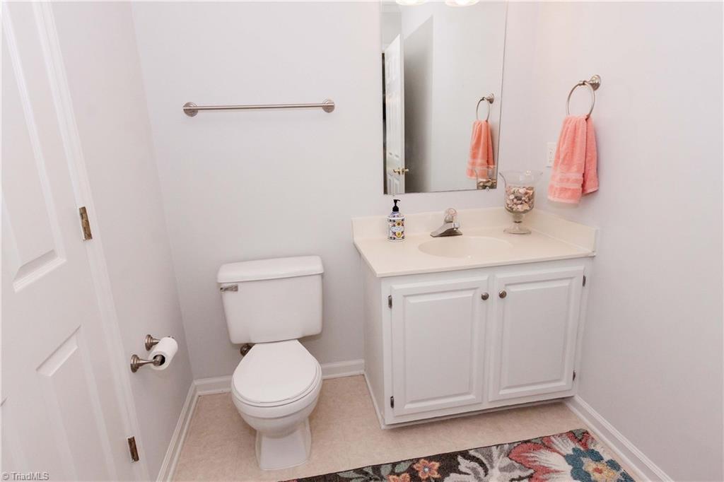 3102 Spring Mill Road Greensboro, NC 27406 - Photo 9 of 27 Main floor powder room!