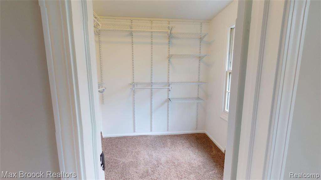 4990 Arrowhead Road West Bloomfield, MI 48323 - Photo 26 of 48