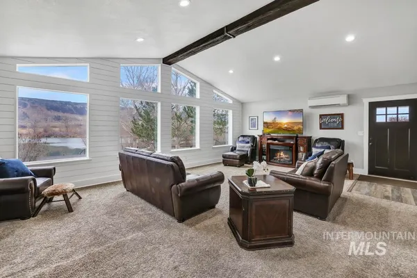 $899,900 | 1785 River Road, Buhl, ID 83316