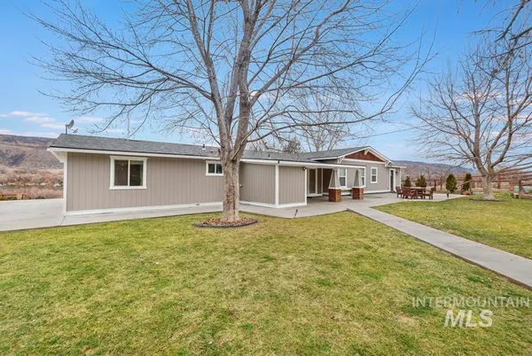 $899,900 | 1785 River Road, Buhl, ID 83316