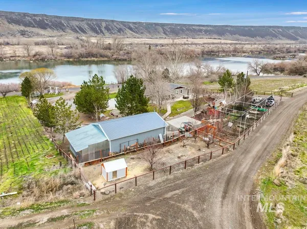 $899,900 | 1785 River Road, Buhl, ID 83316