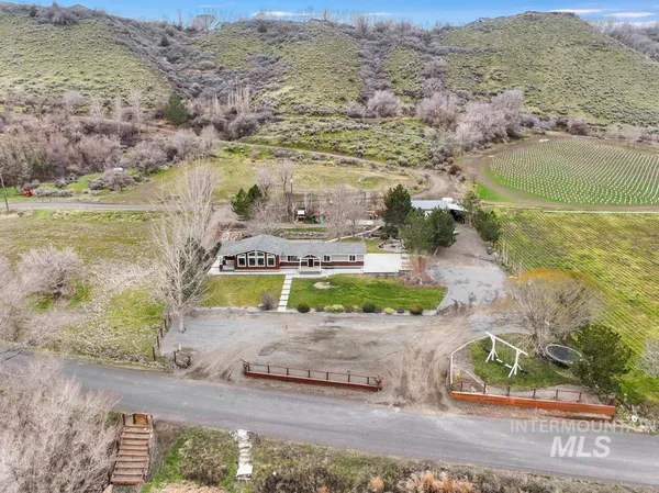 $899,900 | 1785 River Road, Buhl, ID 83316