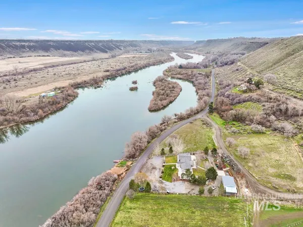 $899,900 | 1785 River Road, Buhl, ID 83316