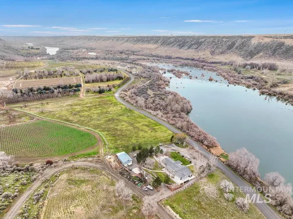 $899,900 | 1785 River Road, Buhl, ID 83316