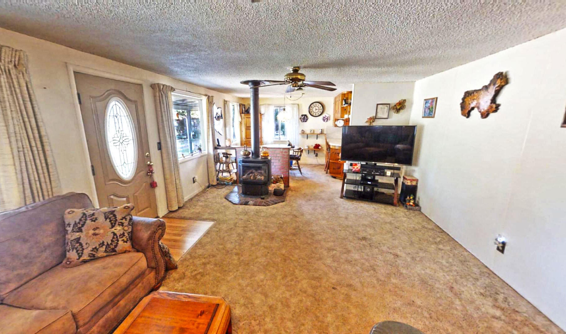 355 Gibbon Road Central Point, OR 97502 - Photo 3 of 29 130757