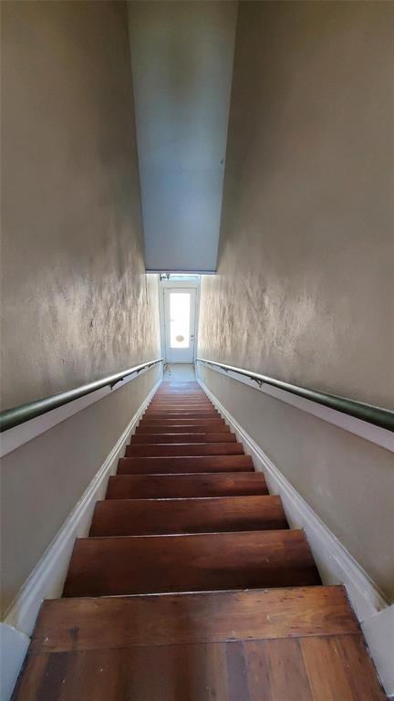 109 Northwest 20th Street, Unit 201 Fort Worth, TX 76164 - Photo 4 of 21 a view of entryway