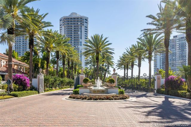 $950,000 | 3801 Northeast 207th Street, Unit 25BS, Aventura, FL 33180