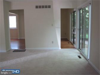 5 Robertson Road East Windsor, NJ 08520 - Photo 6 of 12 Living Room