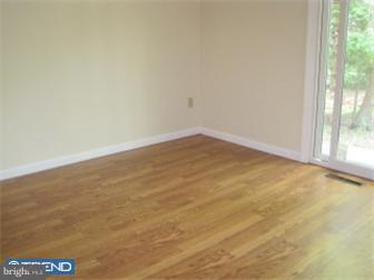 5 Robertson Road East Windsor, NJ 08520 - Photo 7 of 12 Family Room