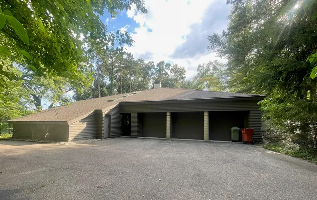 $2,225,000 | 8050 Wilderness Trail Northeast, Ada, MI 49301