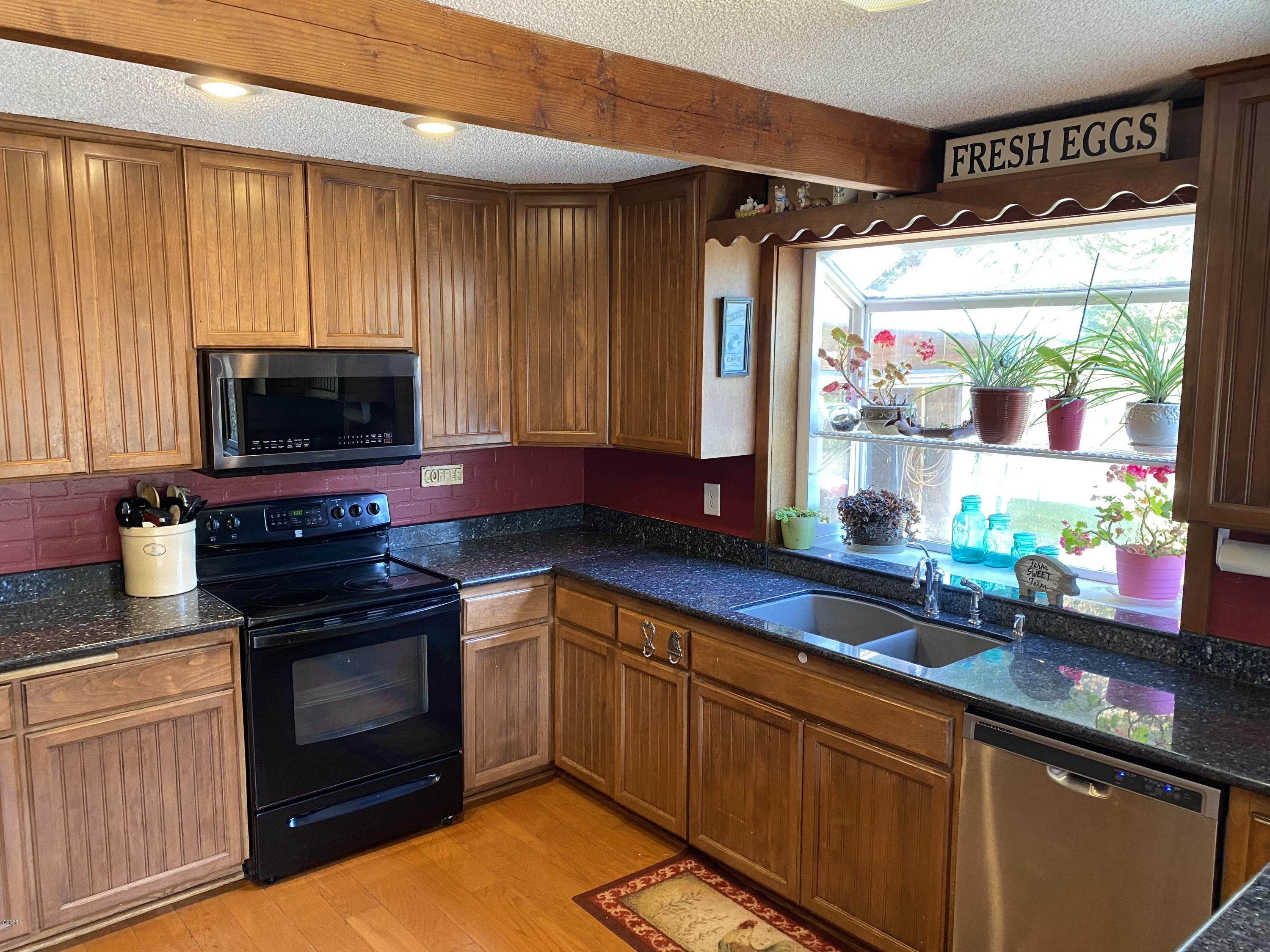 9490 Slab Creek Road Neskowin, OR 97149 - Photo 2 of 22 Kitchen