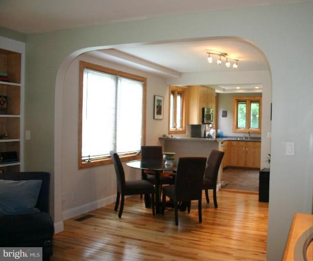 911 Overbrook Road Baltimore, MD 21239 - Photo 4 of 20 Dining Room