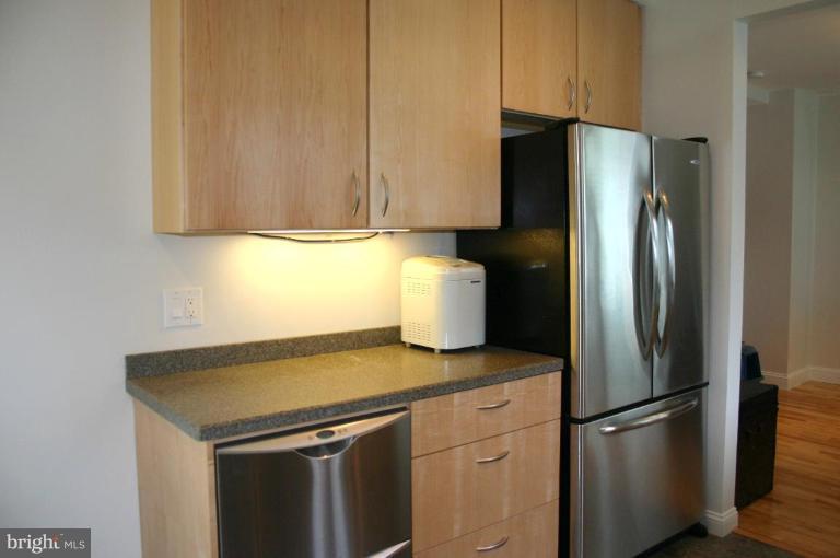 911 Overbrook Road Baltimore, MD 21239 - Photo 7 of 20 Kitchen W/Stainless Steel Appliances
