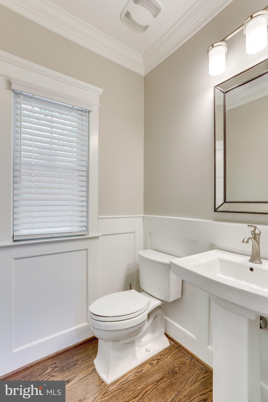 6920 Mt Daniel Drive Falls Church, VA 22046 - Photo 10 of 34 Main Floor Powder Room