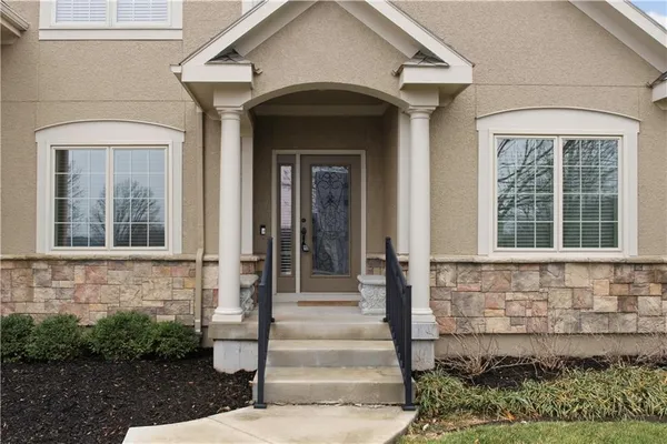 $699,900 | 1559 Brompton Lane, Raymore, MO 64083