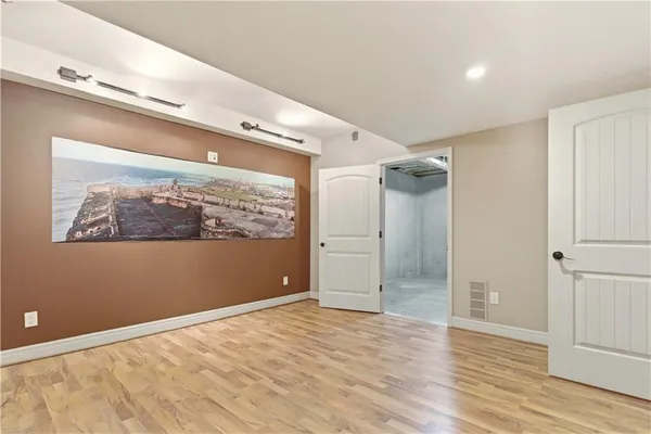 $699,900 | 1559 Brompton Lane, Raymore, MO 64083