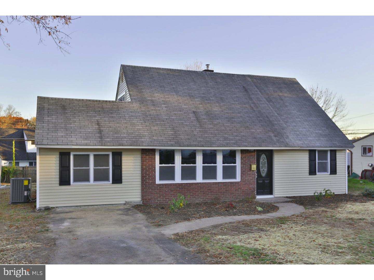 4 Verdant Road Levittown, PA 19057 - Photo 1 of 25