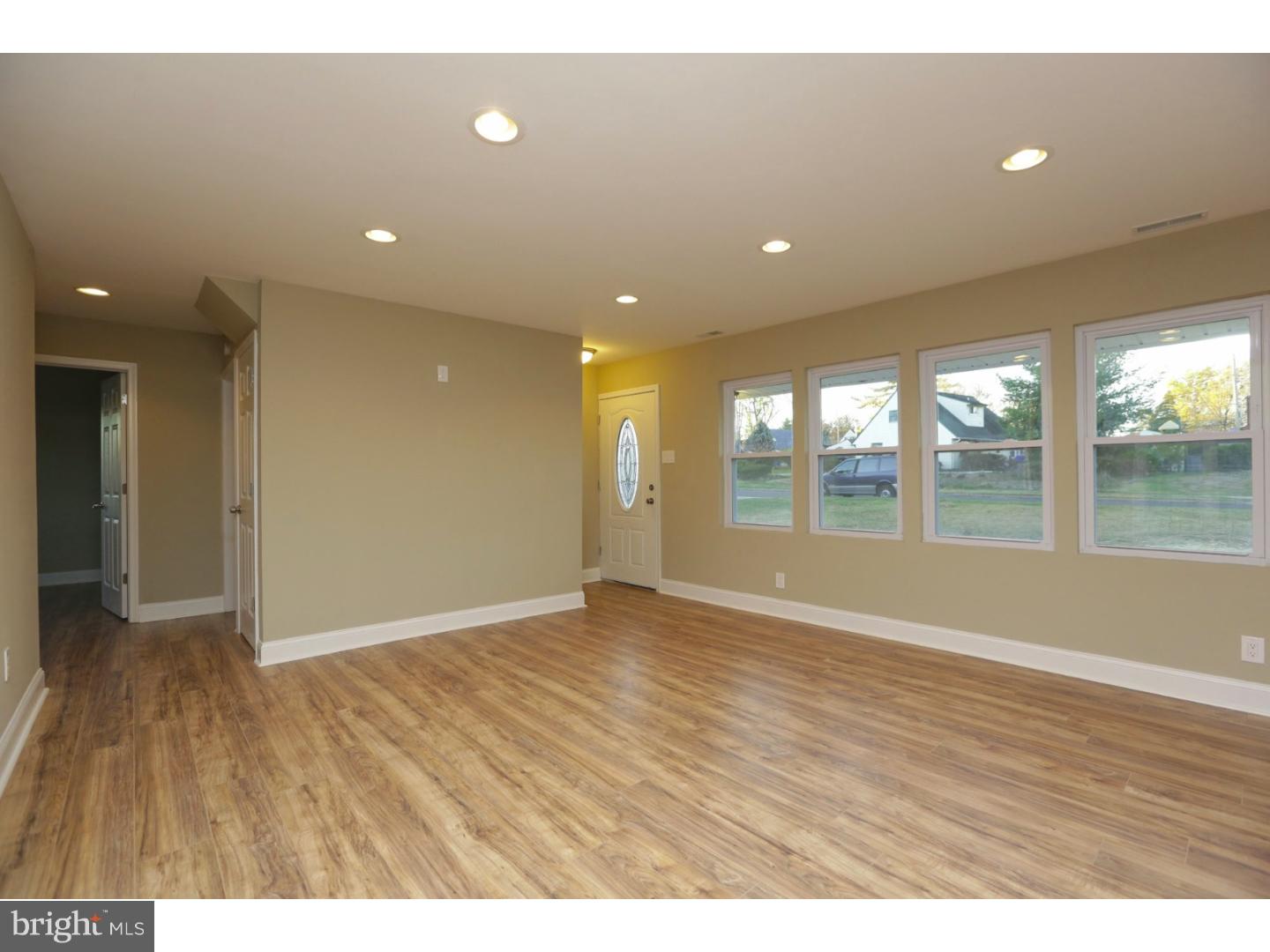 4 Verdant Road Levittown, PA 19057 - Photo 7 of 25