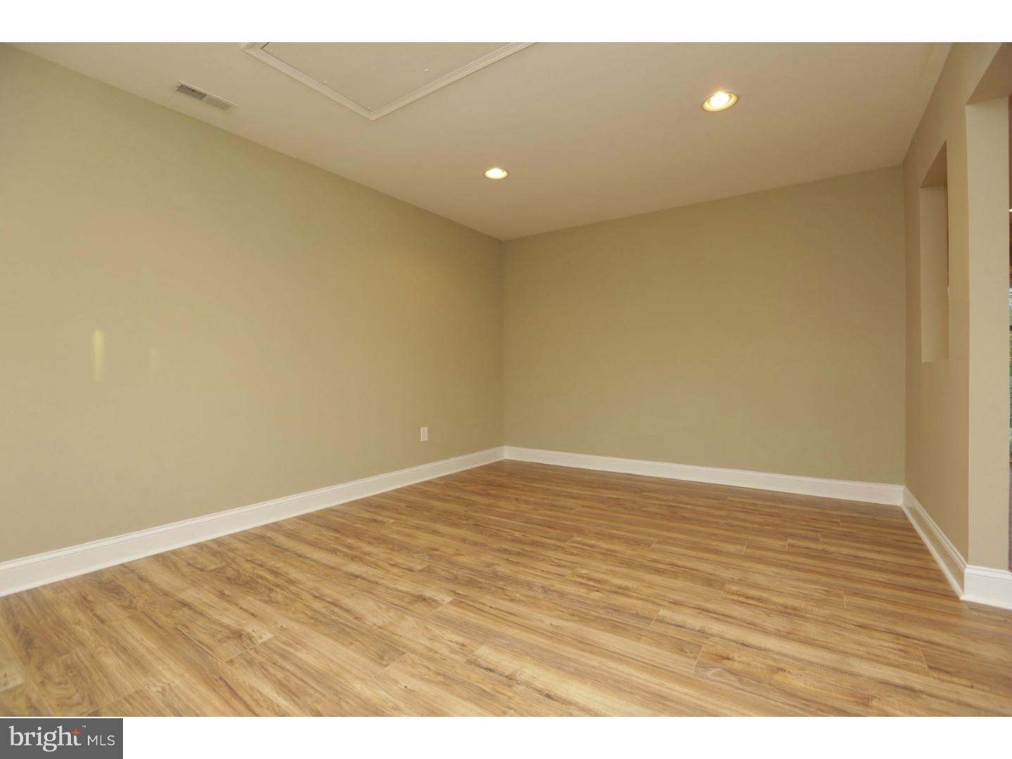 4 Verdant Road Levittown, PA 19057 - Photo 8 of 25