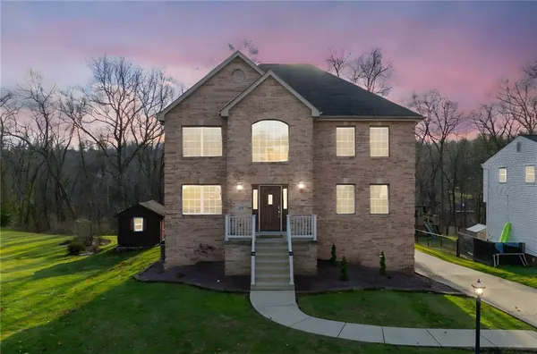$475,000 | 699 Surfside Drive, Pittsburgh, PA 15239