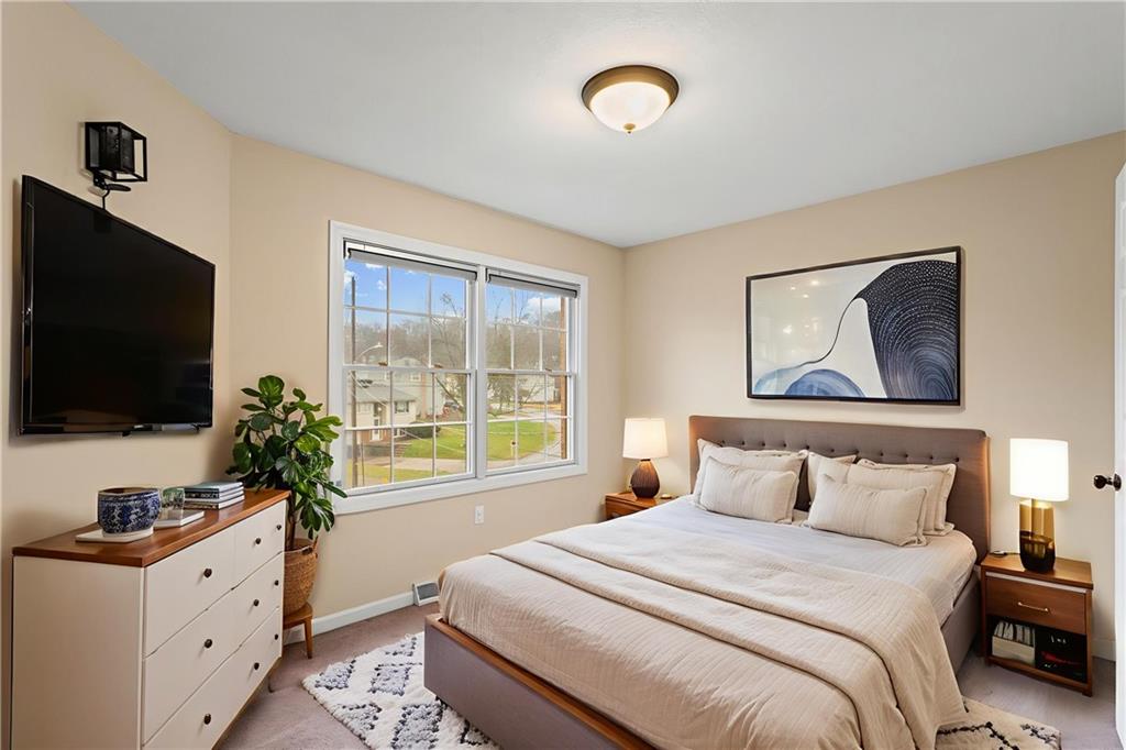 699 Surfside Drive Pittsburgh, PA 15239 - Photo 10 of 15