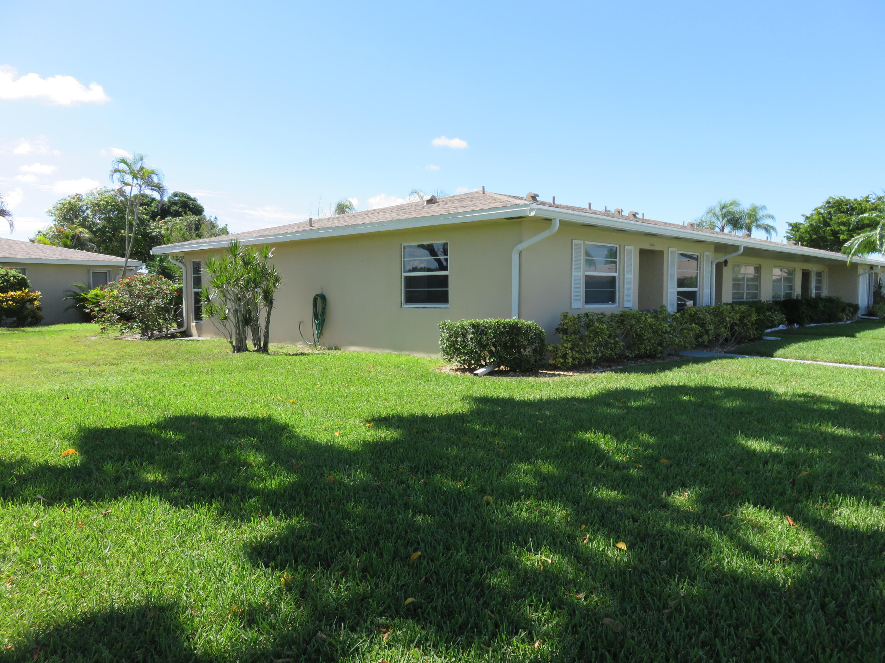 8908 Belle Aire Court Boca Raton, FL 33433 - Photo 2 of 15 9996AA62-1188-40BA-8050-B3397AB5208B
