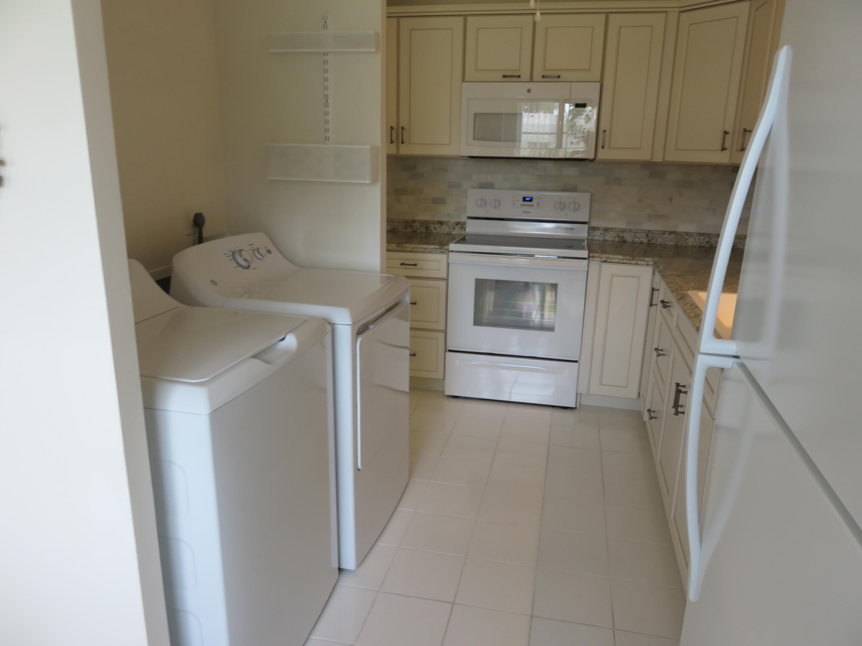 8908 Belle Aire Court Boca Raton, FL 33433 - Photo 4 of 15 D6B80391-A716-47BD-A0B3-EB6F980B7EFB